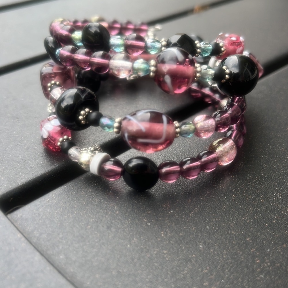 Handcrafted Czech glass, lampwork, agate with skulls bracelet